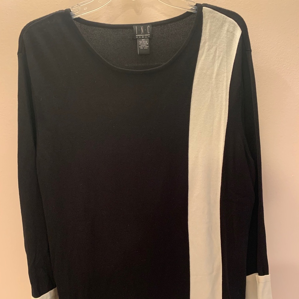 INC Black and white tunic sweater